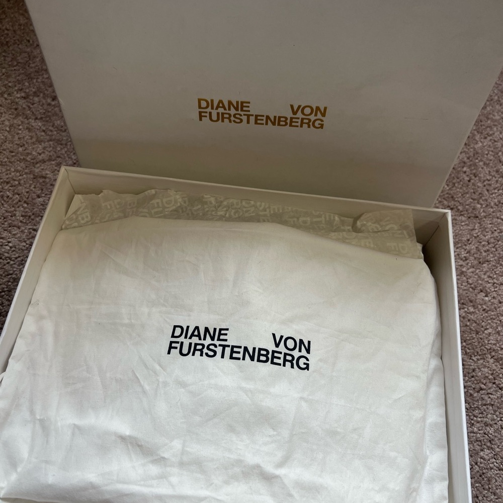 Diane Von Furstenberg Silver leather cage heels party metallic sz 8 38 date - Picture 10 of 10